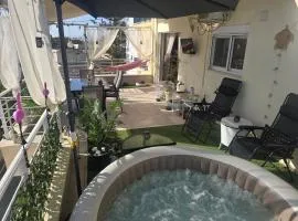 Delphitea Philoxenia