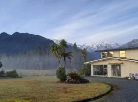 Glacier View Motel