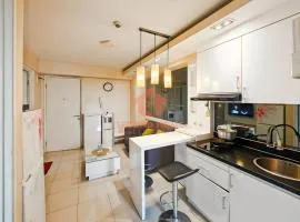 Cozy 2BR Bassura Apt pool WI-FI Netflix