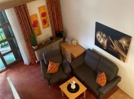 Das CLASSIQUE Galerieappartement 45qm - Elegant und geräumig wohnen - Espressomaschine, Airfryer, ruhiger Balkon, Poseidon Therme im Haus - inkl Parkgarage