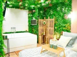 La Boétie, Cocon Central, Double Balneo Bathtub