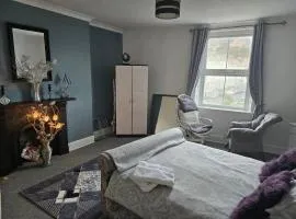 Llandudno SEAFRONT Apartment 2nd Floor