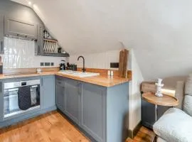 Flat 2 - Uk49045