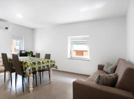 Casa Ribeiro Alojamento Local, hotel i São Martinho do Porto