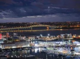 Magnificent SkyTower, Sea, Habour View in CBD