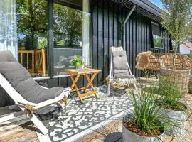 Beach House In Charming Hou