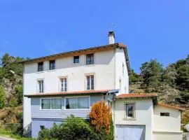 Nice Apartment In Saint-Germain-La-Prade