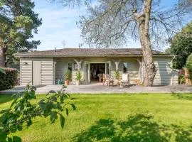 Lymington Lodge