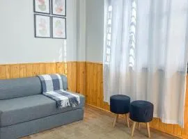 Casa térrea geminada aconchegante AV3402