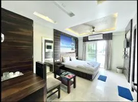 BALCONY ROOMS- Prime Location- Near Sea Beach & Bengali Market- Hotel RR PALACE INN - PURI - LIFT - RESTAURANT- BEST HOTEL IN PURI
