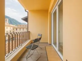 Jacuzzi Luxury Suite Iseo Elegant Apartment with Balcony Central Iseo