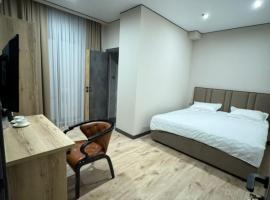 Mokk Hotel, hotel in Bishkek