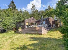 2 Bedroom Beautiful Home In Gressvik，Slevik的小屋