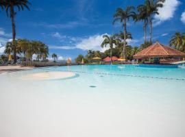 Au beau village studio avec belle piscine, resort in Sainte-Luce