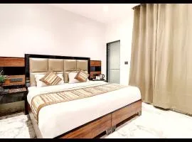 HOTEL C-D-P NARAYANA - Peaceful & Comfortable Stay Near Kashi Vishwanath Temple