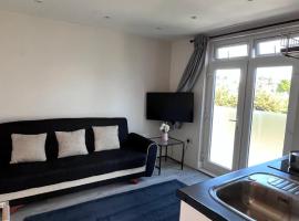 Bright & Modern 1-Bed Apartment in Prime Location