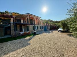 Casa Riviera dei Fiori, хотел в Civezza