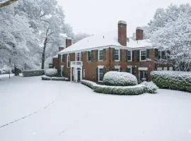 Luxury Estate Heated Pool - Tennis - Gym - Sauna!