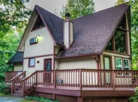 Gatlinburg Mountain Cabin with Modern Comforts