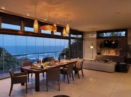 Cliffbreak-Luxury Villa on Pezula Golf Estate with ocean views,Knysna