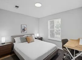 Fayetteville Bright & Chic Suite I Onsite Parking