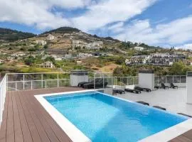 Madeira Ocean View Pool and Comfort in Caniço
