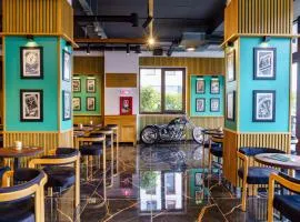 HOW Boutique and Hotel