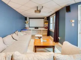 Getaway with Home Gym and Theater Room in Hoover Area