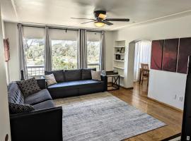 Large 3 Bedroom near everything in San Diego、サンディエゴのホテル