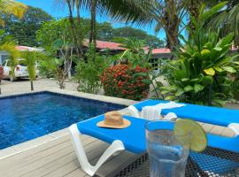 Rooms & Pool Macaws, ξενοδοχείο σε Uvita