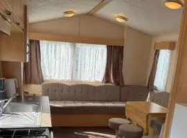 2 Bedroom Chalet Sleeps 6 -Free Parking -Tv -WiFi