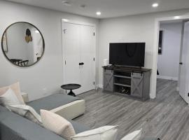The Willow Nest lower suite-2 Rooms、Calgaryのホテル