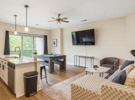 Family Group Retreat 3 Queens Pool Table 4th, hotel in Homewood