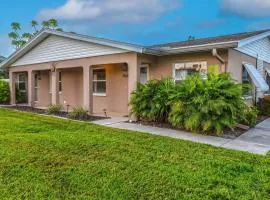 Waterfront duplex, walk to the beach