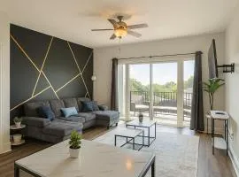 Luxury 2BR Condo Steps from UAB Campus 5b
