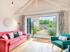 Appletree Cottage, hotel di Thornage