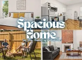 Cozy 2-Floor Home 5BR 3BA 2 Kitchens Backyard