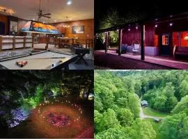 Secluded, Luxuriously Remodeled, Gaming, Hot Tub!