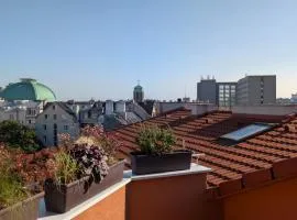 Malt & Monarch Apartment