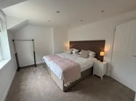 Beautiful 2 Bed home Airdrie