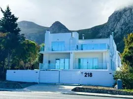 Peach On Beach Boutique Apartments