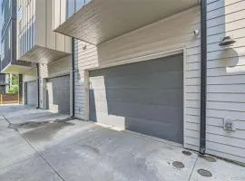 2 bedroom townhome with rooftop patio & scenic views