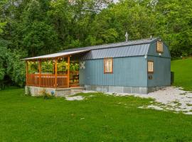 River Crossing Tiny Cabin, hotel com banheiras de hidromassagem em Beattyville