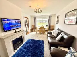 Sleeps 5, 3 Bedrooms, Ideal for short stays & 15 minutes to Swansea City