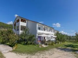 1 Bedroom Nice Apartment In Banjol