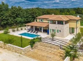 Lovely Home In Sivati