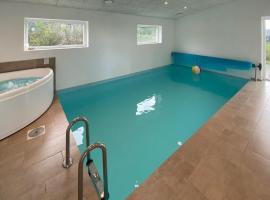 Pet Friendly Home In Allingåbro With Sauna, hotel de lujo en Rygård Strand