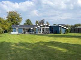 Awesome Home In Hadsund With Wifi, Hotel in Hadsund