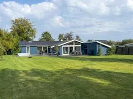 Awesome Home In Hadsund With Wifi