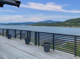 Amazing Home In Skåla With Wifi, hotel in Røvik